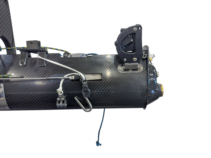 Eagle F20 Carbon Mast, fitted - Image 3